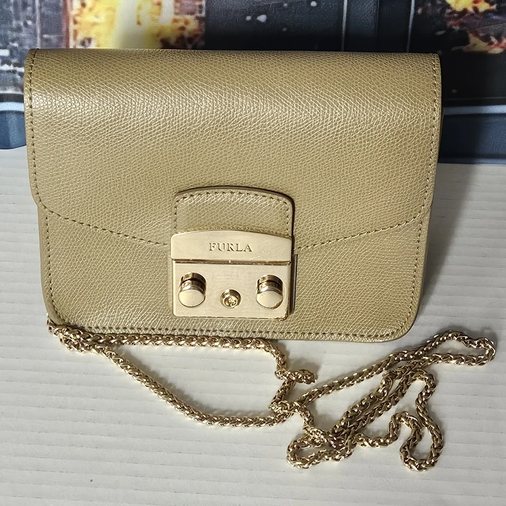 Furla Olive Green Metropolis Crossbody Bag Includes Dust Bag EUC - Picture 3 of 9